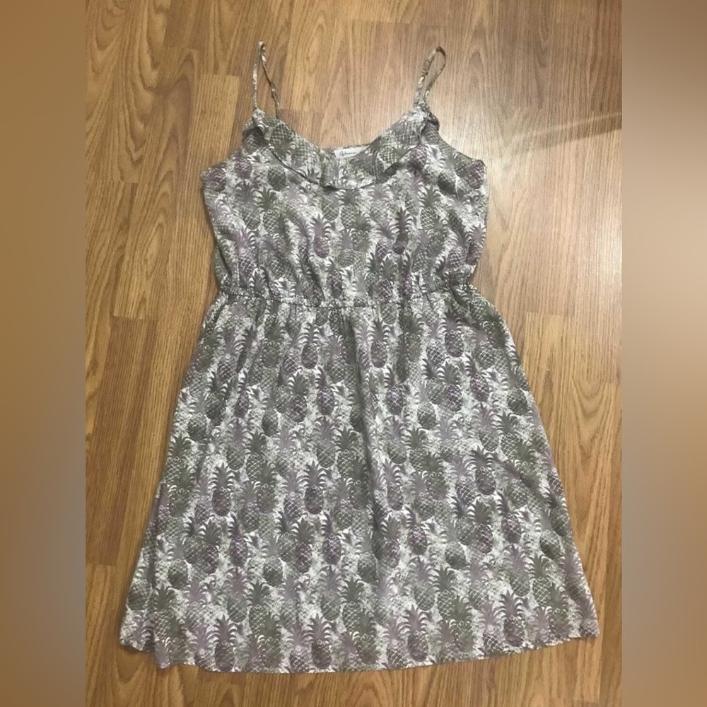 Reitmans women’s small pineapple print dress, ruffle, knee-length, neutral
